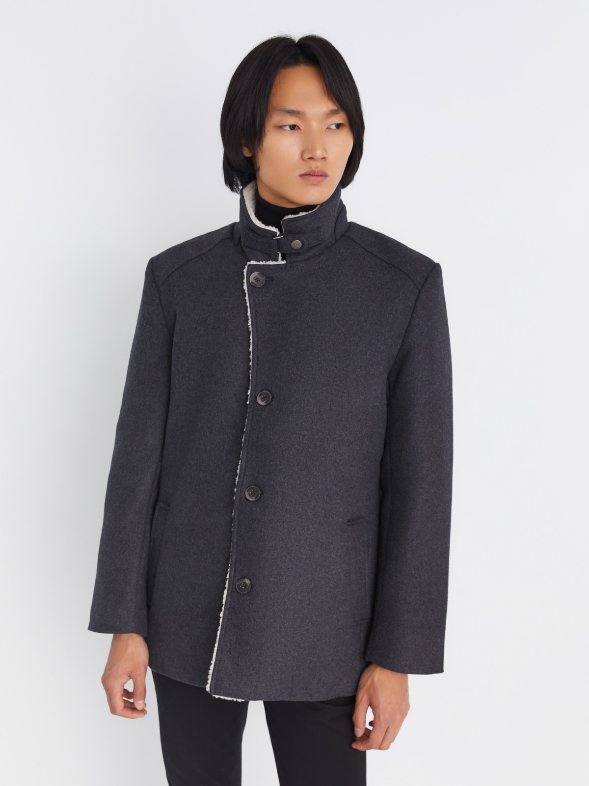Тёплое шерстяное пальто удлинённого силуэта на синтепоне